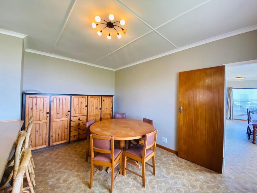 4 Bedroom Property for Sale in Sandbaai Western Cape